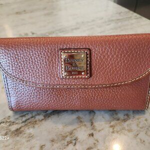 Dooney & Burkey Lether wallet